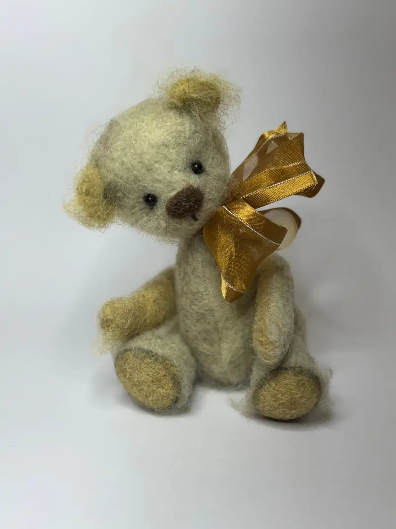 Basile ours en peluche miniature de collection 13cm (5.1") ours décoration feutrine de laine OOAK peluche textile PIECE UNIQUE
