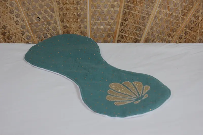 Bavoir d'épaule - Collection Coquillage - Vert/Blanc - Fabrication artisanale