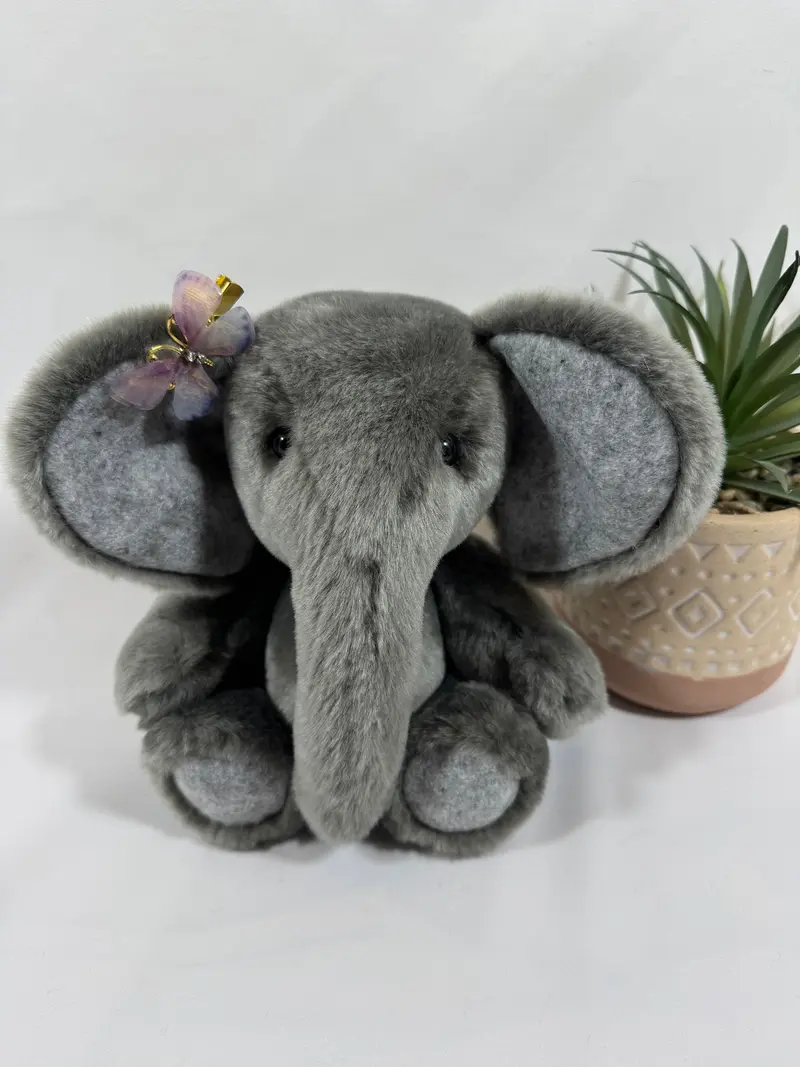 🐘 Bloom – Éléphant de collection articulé 23 cm en fausse fourrure grise – Pièce unique