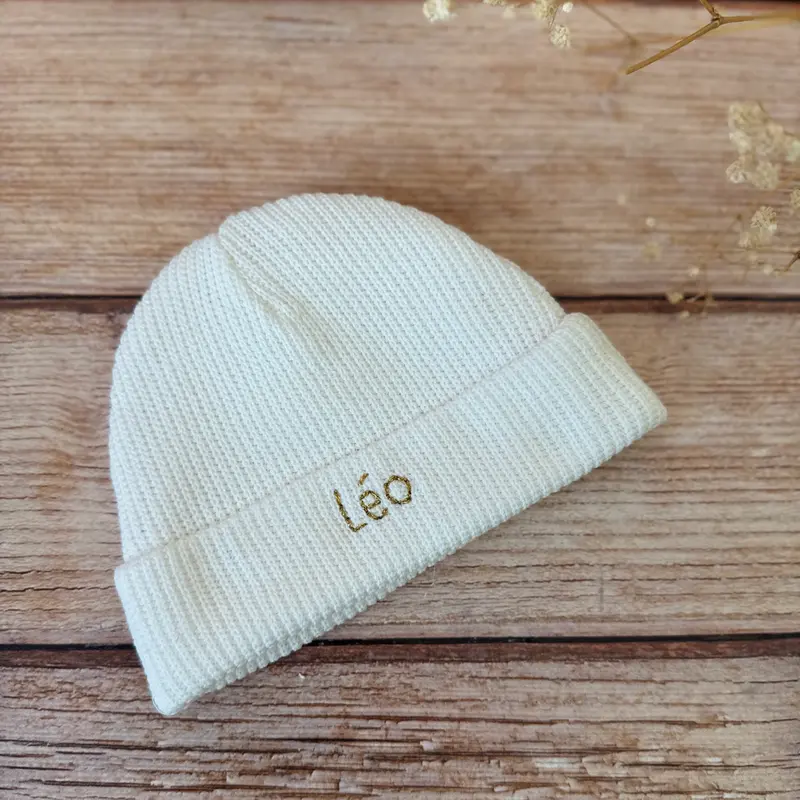 Bonnet de Naissance en Maille Tricot Blanc - Prénom personnalisé