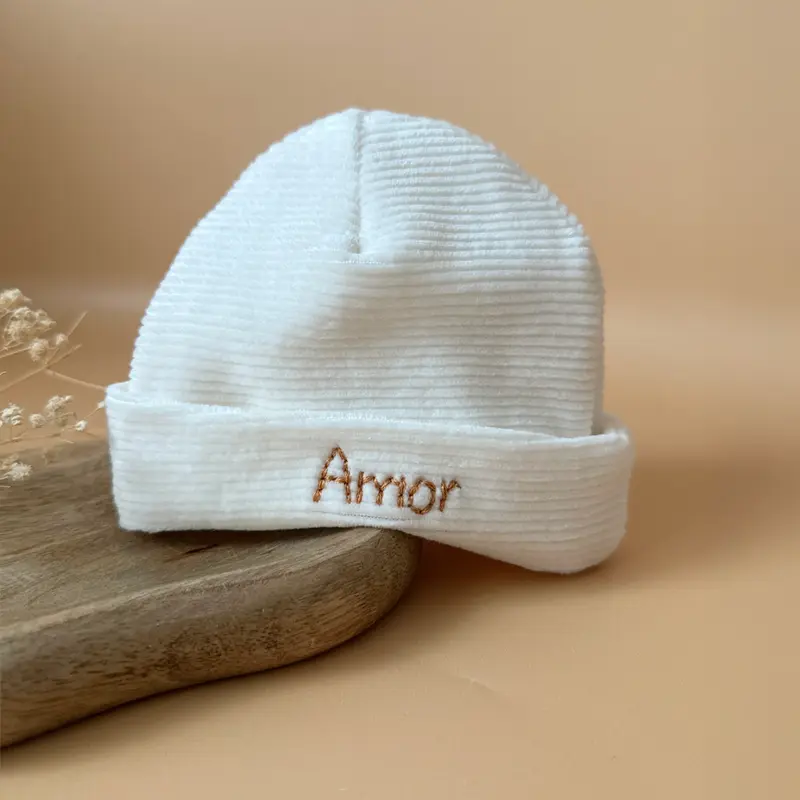 Bonnet de Naissance en Velours Côtelé Écru - Prénom personnalisé