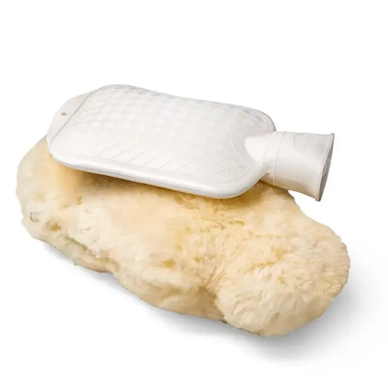 Bouillotte avec housse en peau d’agneau – 0,8 L