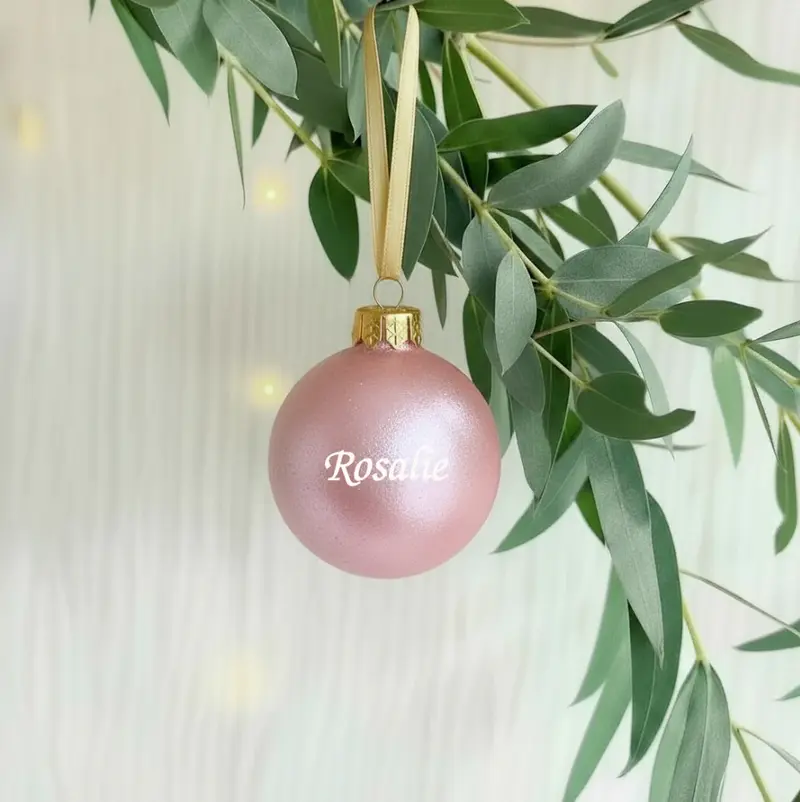 🎄 Boule de Noël rose nacré personnalisée en verre