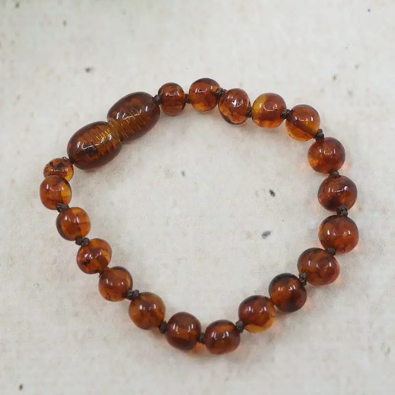 Bracelet d'ambre pour bébé - Cognac foncé
