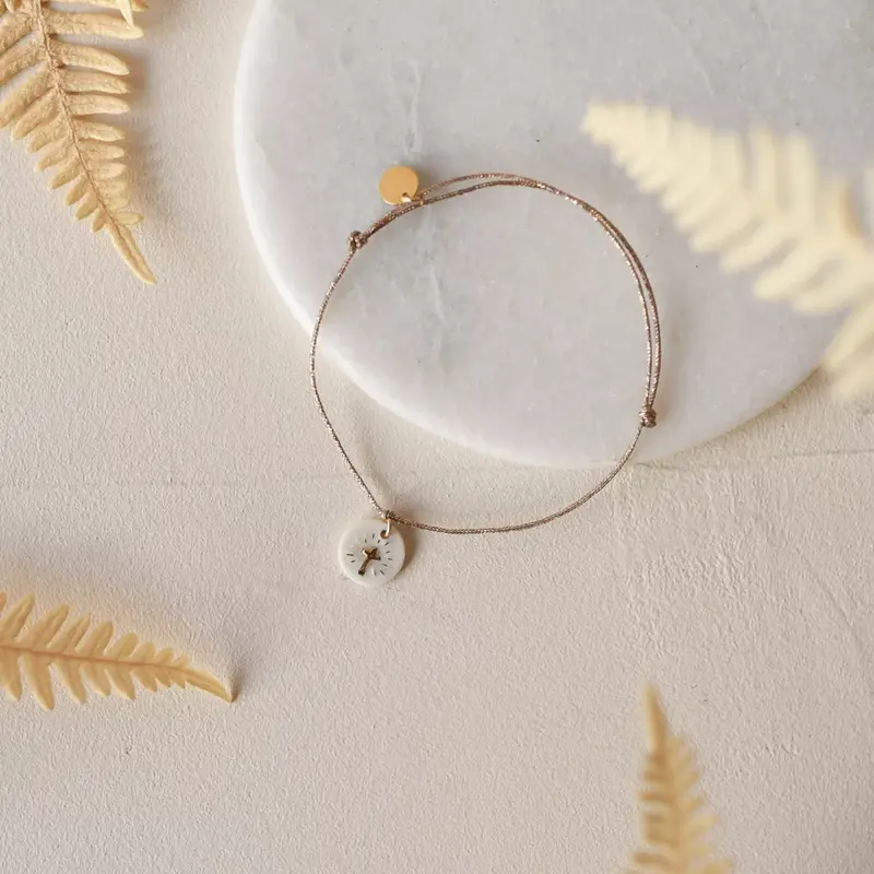 Bracelet doré avec médaillon en porcelaine - Croix - Baubels