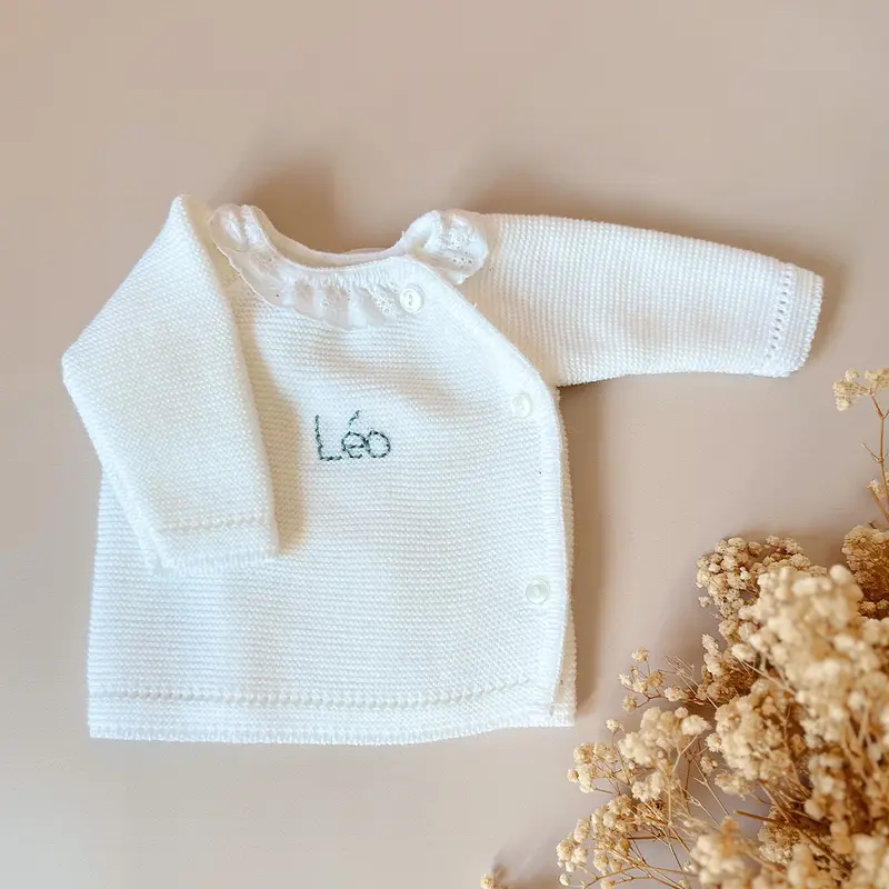 Brassière de naissance personnalisée en tricot blanc - Petit col dentelé