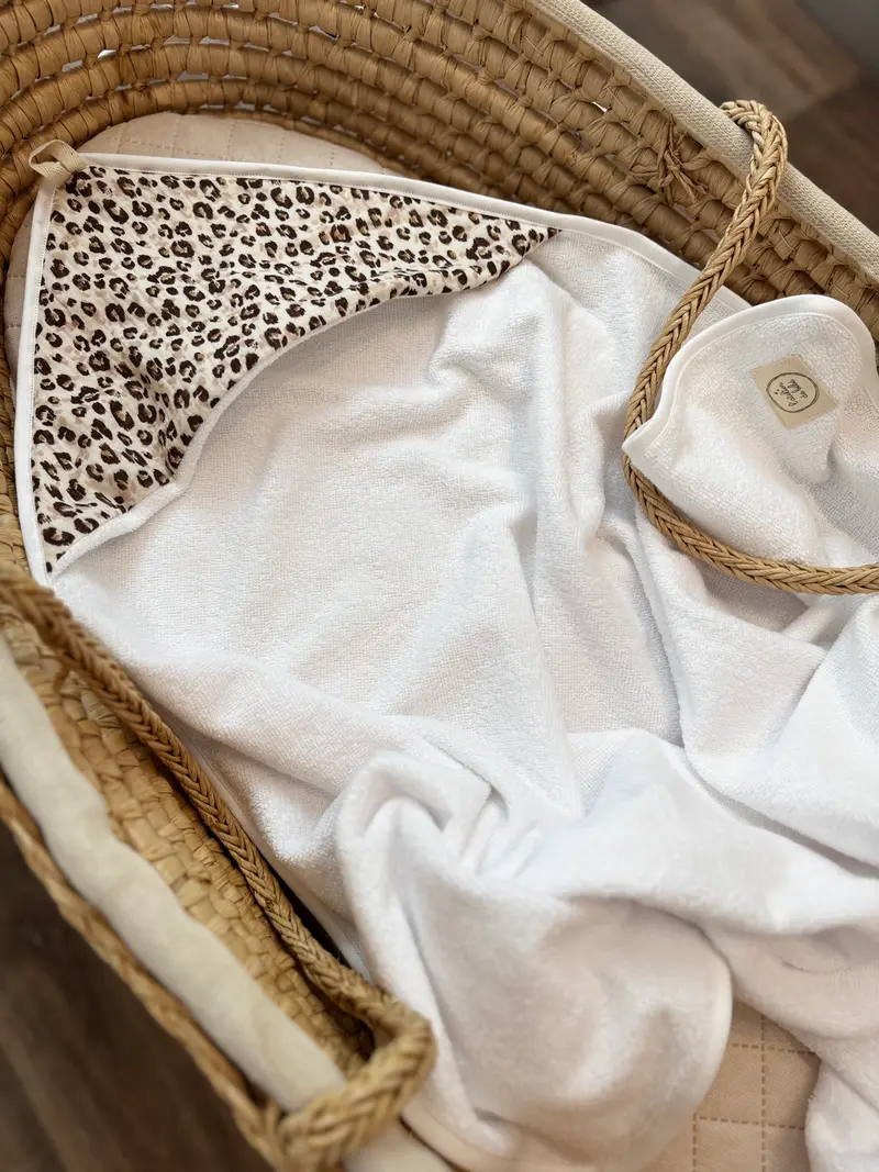 Cape de bain bébé personnalisée en éponge de bambou et gaze de coton-Léopard powder