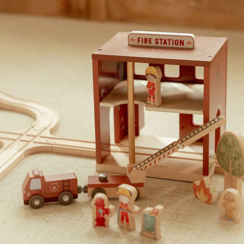 Caserne de pompiers en bois FSC – Jeu d’imitation