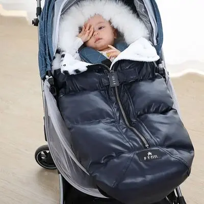 Chancelière bébé NordikBear™| Chaleur, confort et style pour l’hiver