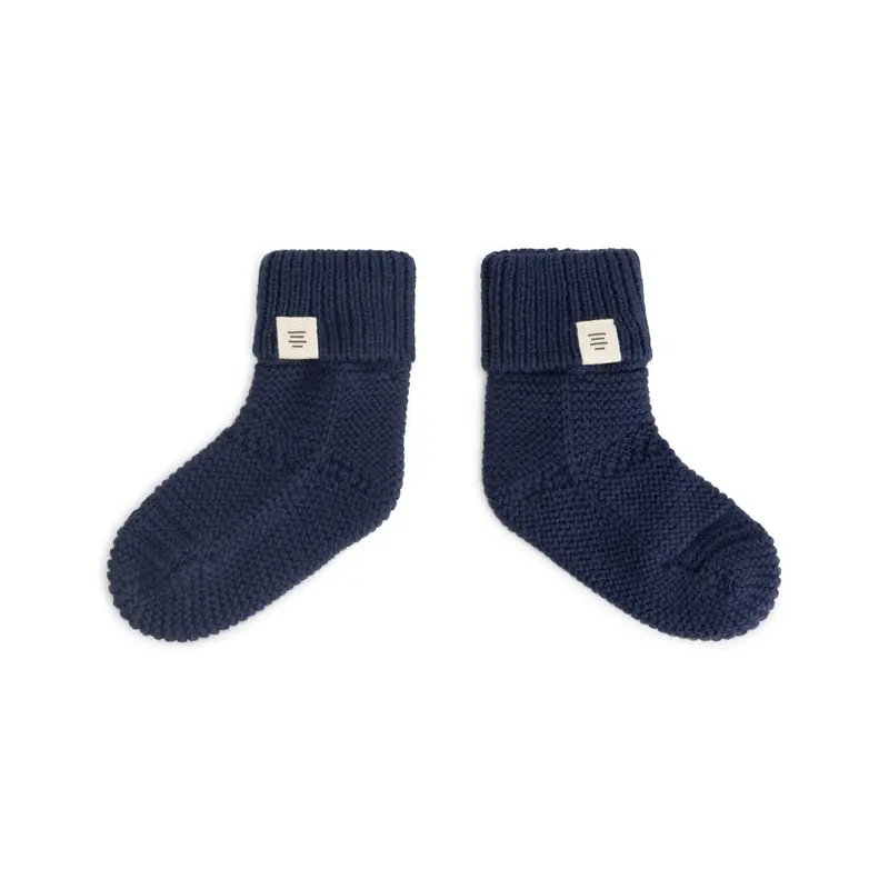 Chaussons bébé bleu foncé – A Tiny Story