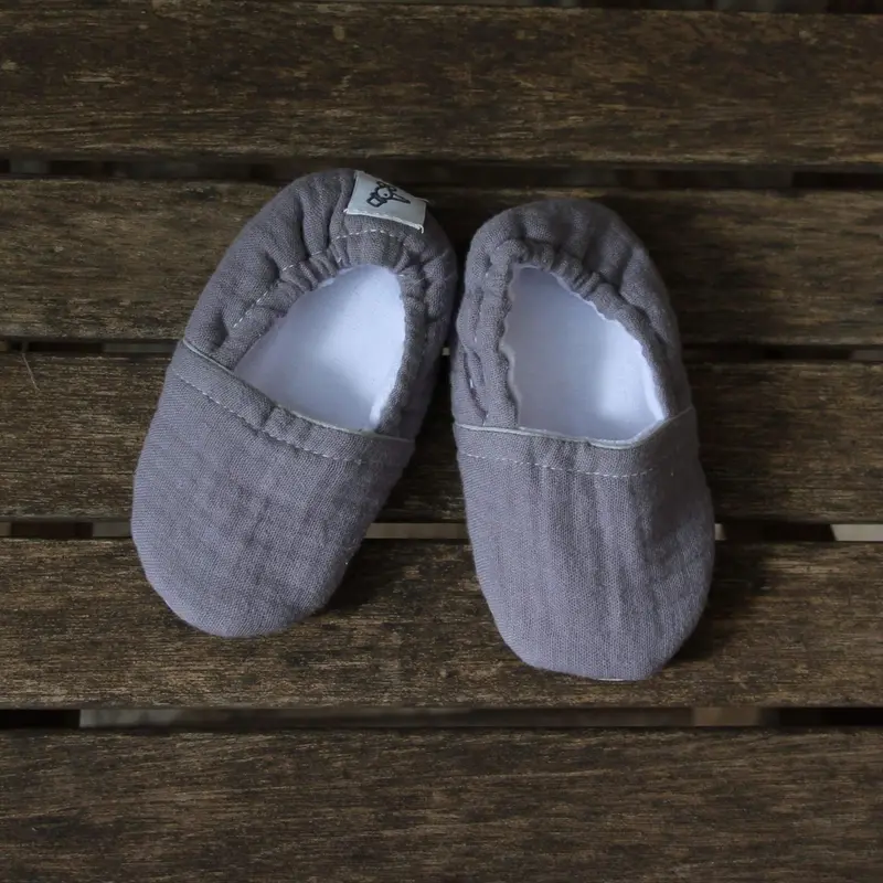 Chaussons bébé Gris