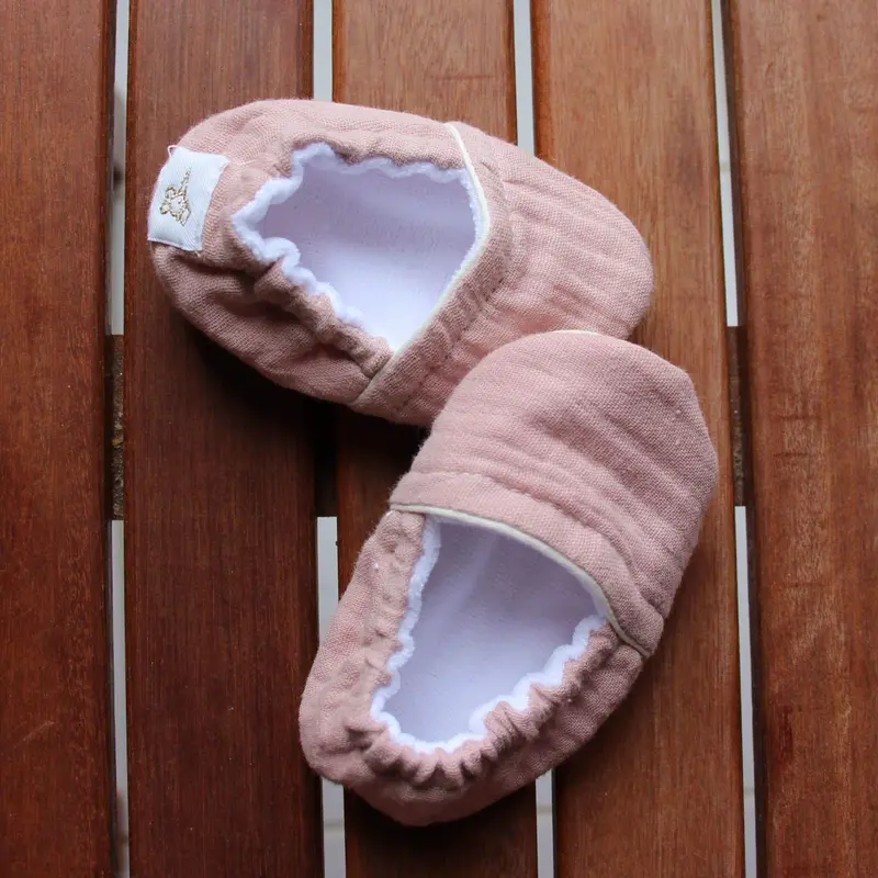 Chaussons bébé Vieux Rose
