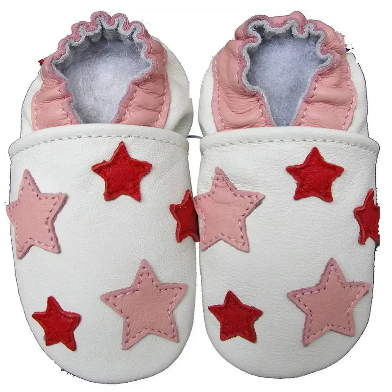 Chaussons cuir souple Carozoo - Etoiles roses fond blanc