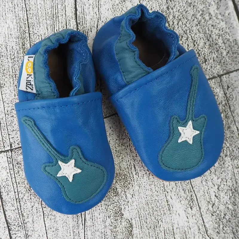 Chaussons en cuir souple Lookidz - Guitare fond bleu
