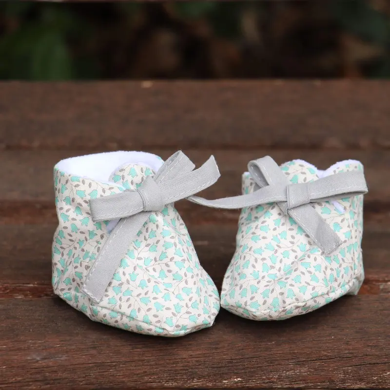 Chaussons naissance Lys
