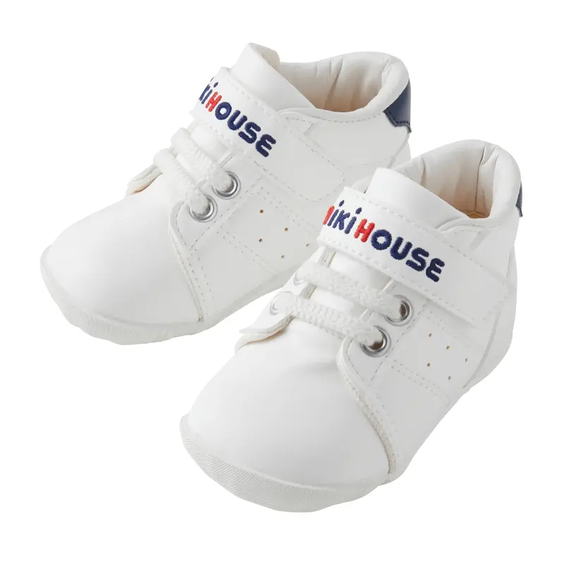 CHAUSSURES BLANCHES PREMIERS PAS