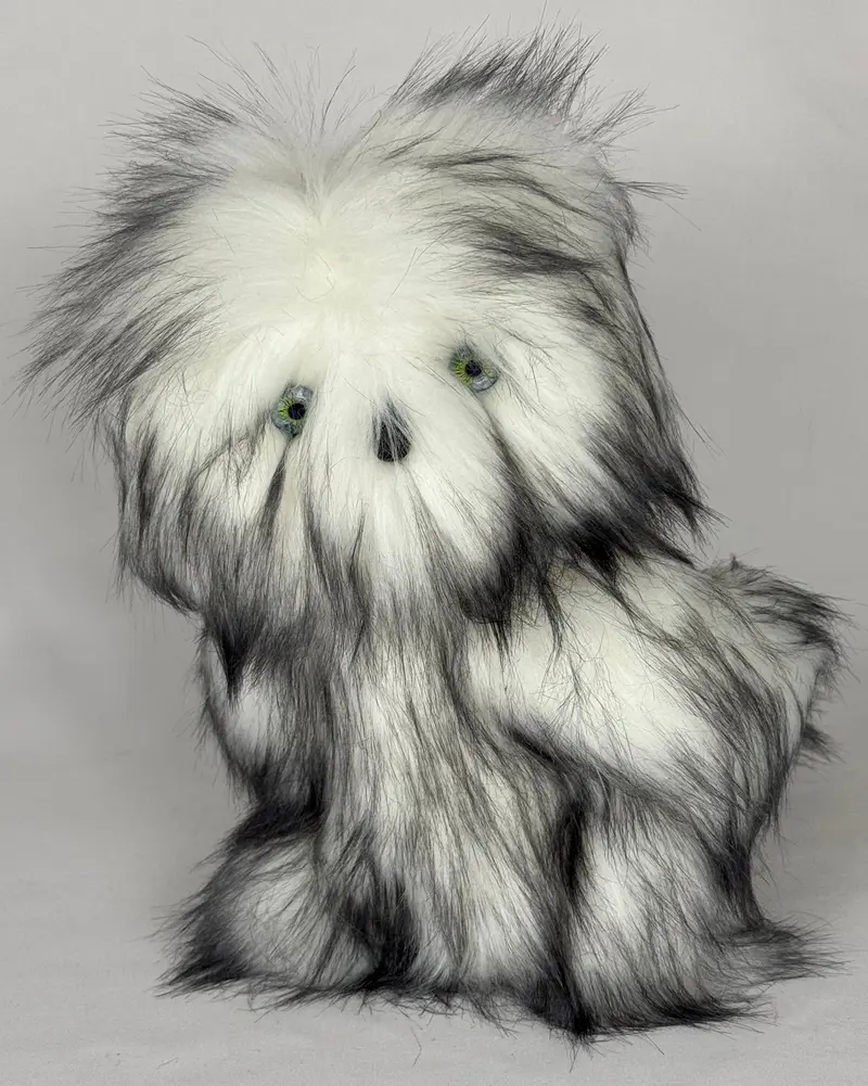 🦉 Chouette Alaska 25 cm articulée en fausse fourrure | Pièce artisanale unique + Certificat
