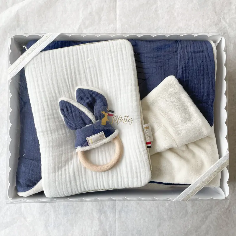 Coffret cadeau bébé “Première promenade” personnalisé marine