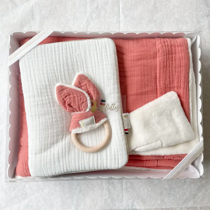 Coffret cadeau bébé “Première promenade” personnalisé terracotta