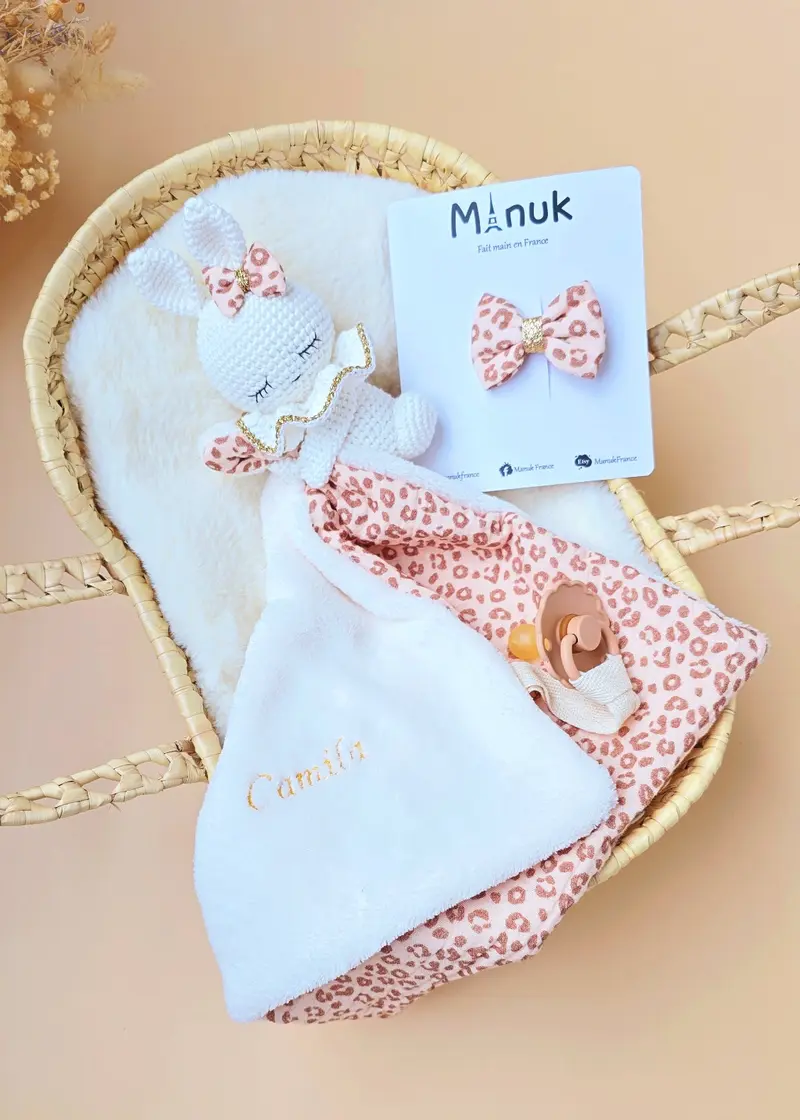 Coffret naissance personnalisé – doudou Lapinou et barrette à cheveux