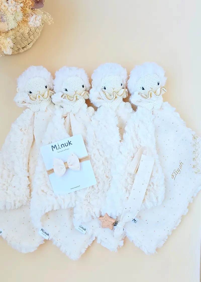 Coffret naissance personnalisé – doudou mouton et barrette à cheveux