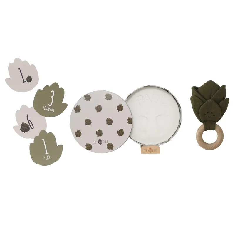 Coffret naissance « Petit Artichaut » – Empreintes, hochet & cartes étapes