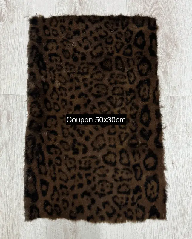 Coupon couture tissu fausse fourrure douce à poils mi-longs imprimée marron et noir 50cm x 30cm
