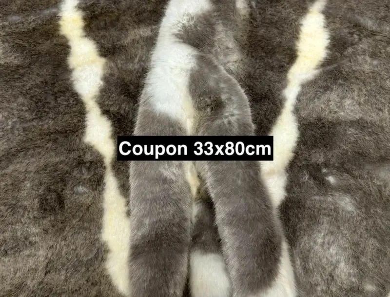 Coupon de fausse fourrure 33×80 cm marron et crème rayures poils mi-longs