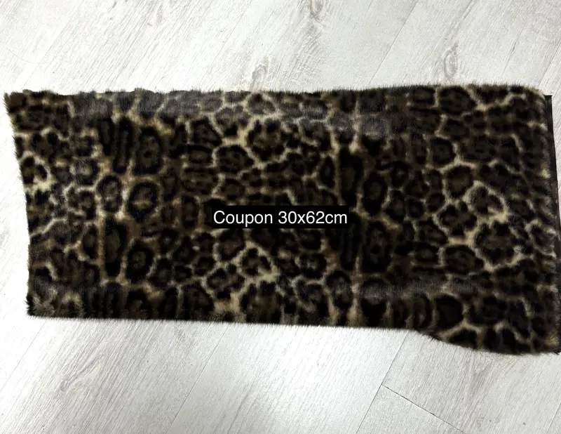 Coupon fausse fourrure léopard marron noir poils 1,5 cm – 30x62 cm
