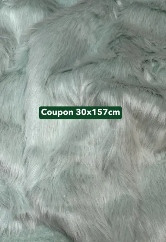 Coupon tissu fausse fourrure douce Ă poils longs vert d'eau 30cm x 157cm