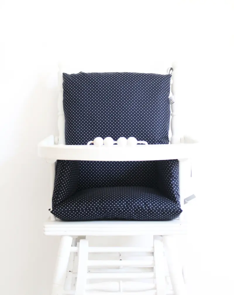 Coussin de chaise haute bébé en coton enduit Oeko-Tex / • Dots marine •