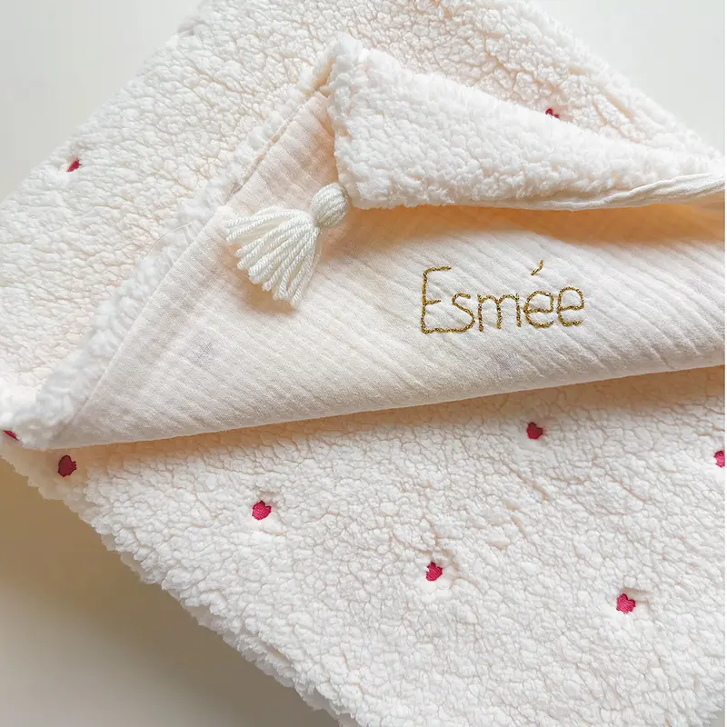 Couverture demie saison - Sherpa écru et Petits Coeurs Rose