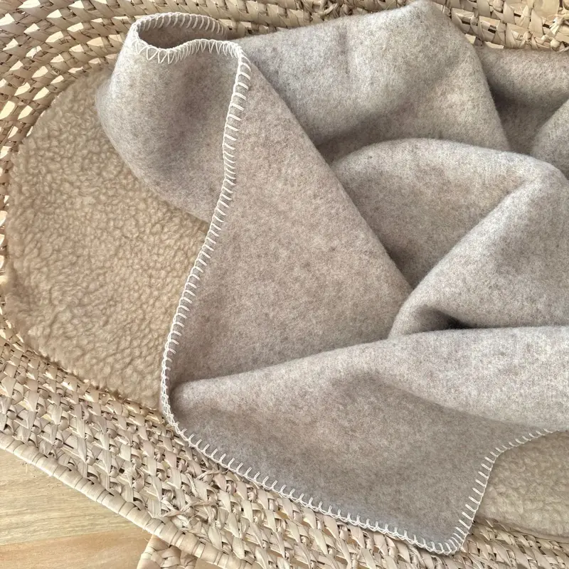 Couverture en laine vierge Souffle Sassoupi - Sable