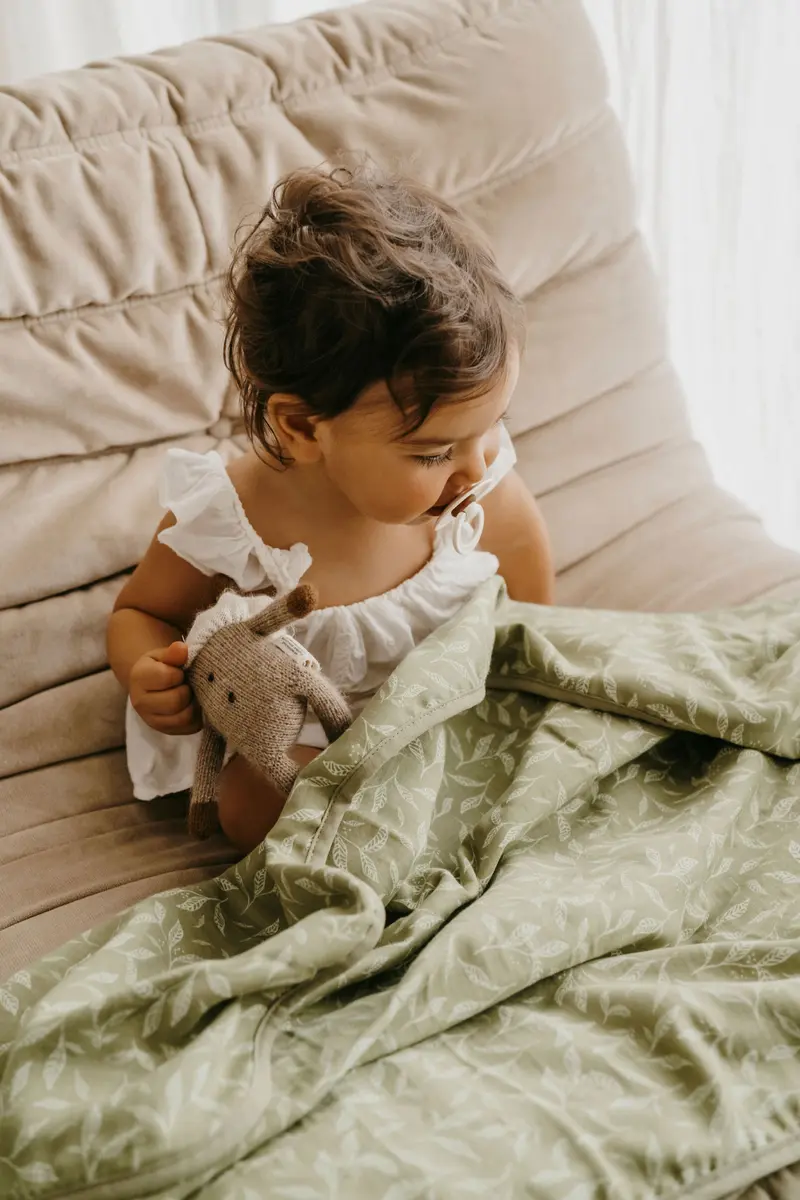 Couverture mi-saison Leaves – Douceur et confort pour bébé