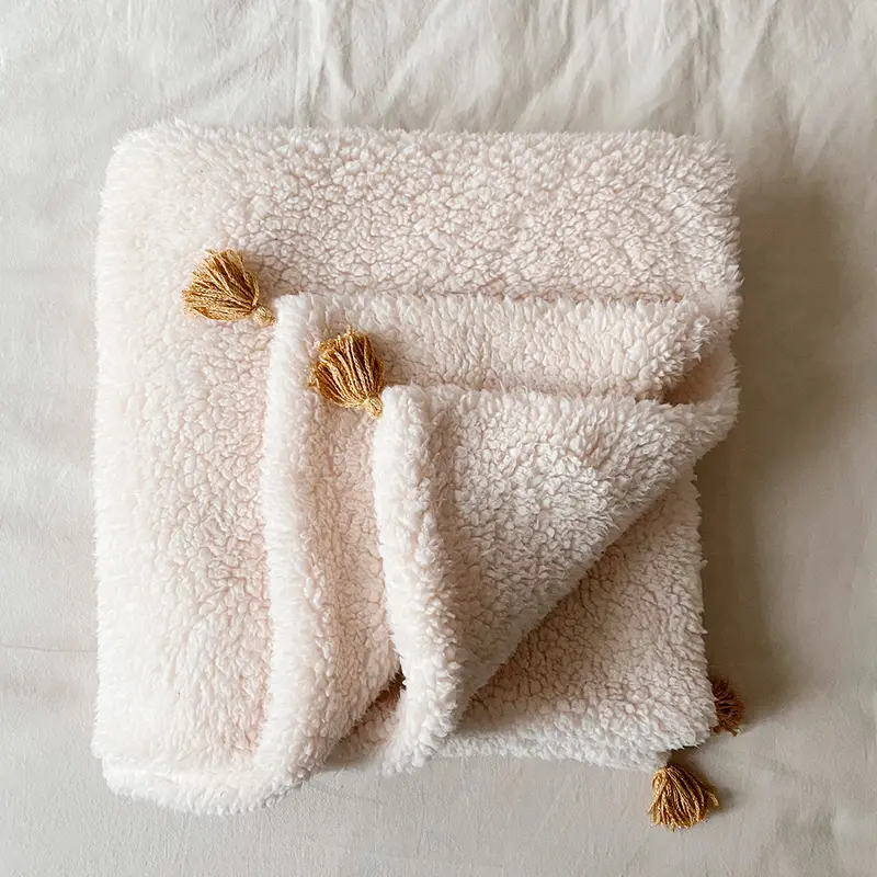 Couverture Spéciale Bébé d'Hiver - Pompons Coloris Au Choix