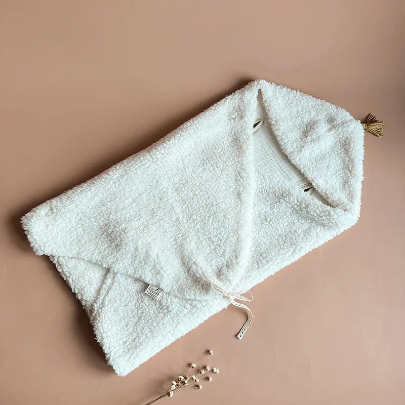 Couverture Spéciale Cosy - Gaze De Coton / Sherpa AVEC POMPON