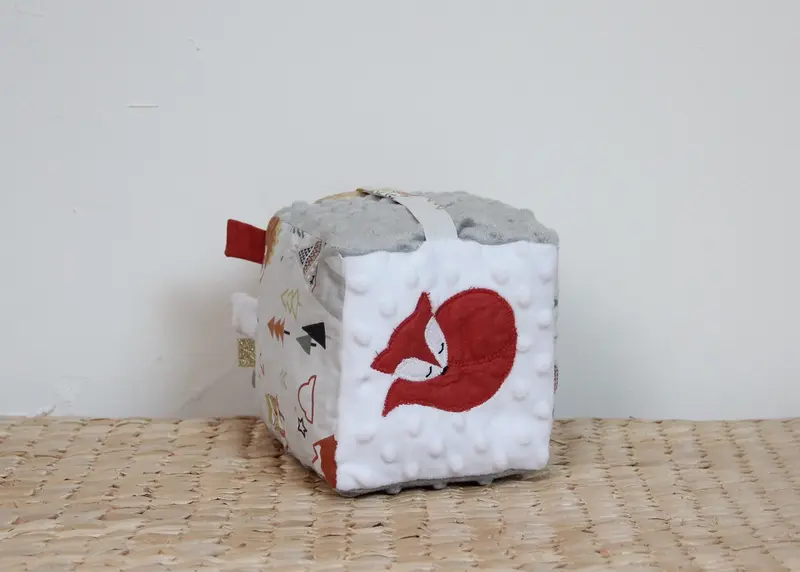 Cube éveil - Collection Renard - Rouge brique / Gris