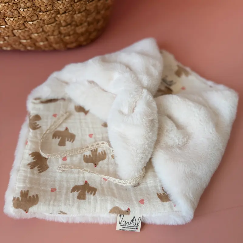 Doudou Lange Fourrure écrue - Motif Oiseaux / Coeurs rose