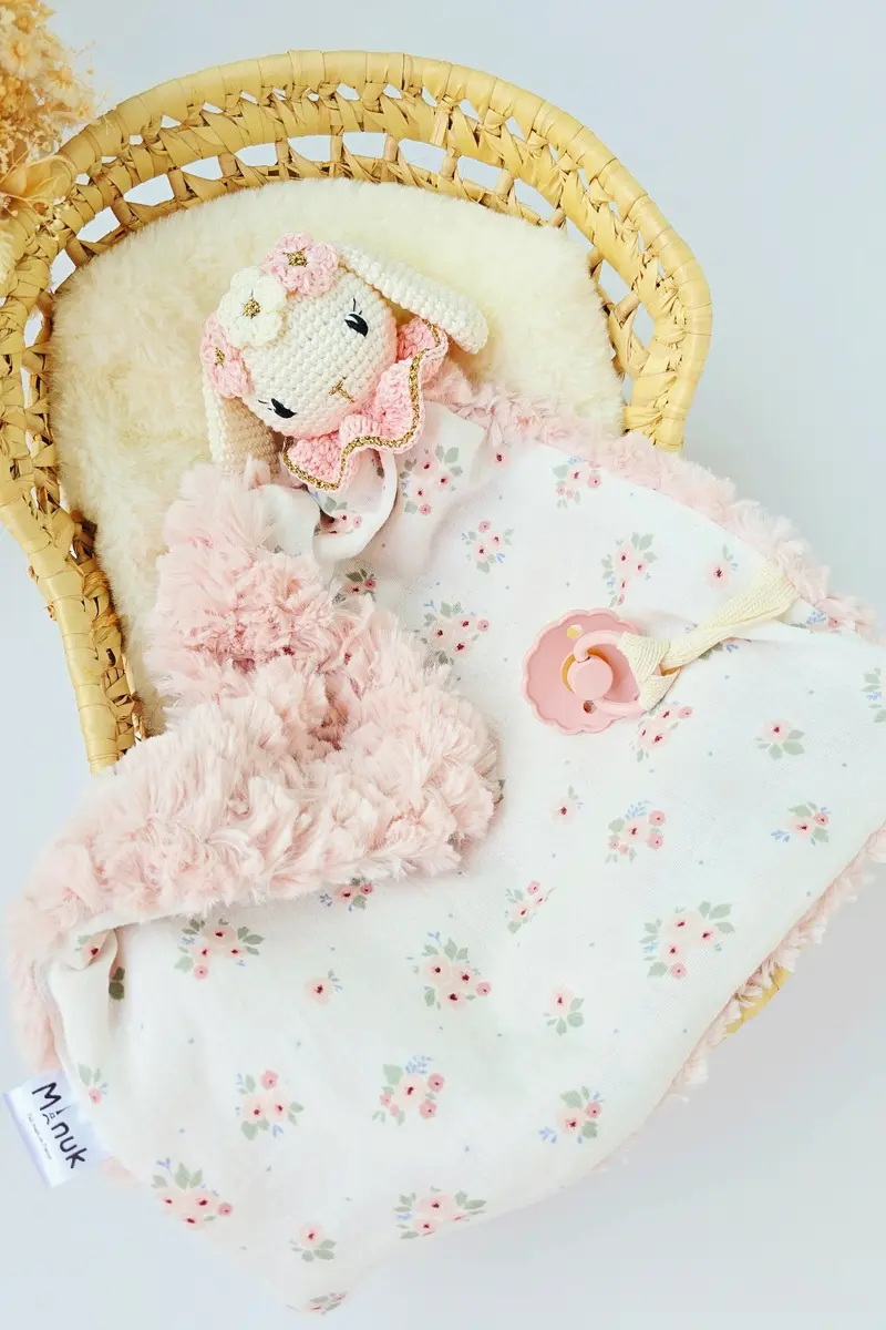 Doudou lapin à couronne fleurie personnalisé