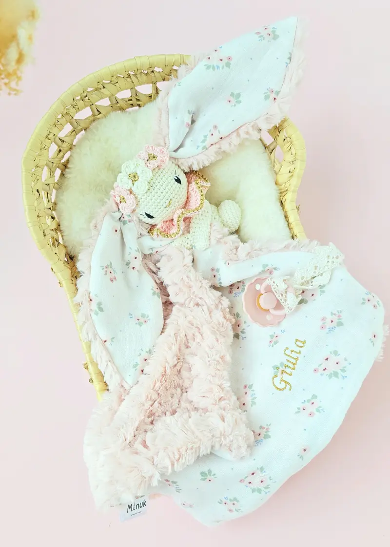 Doudou lapin à longues oreilles avec couronne fleurie