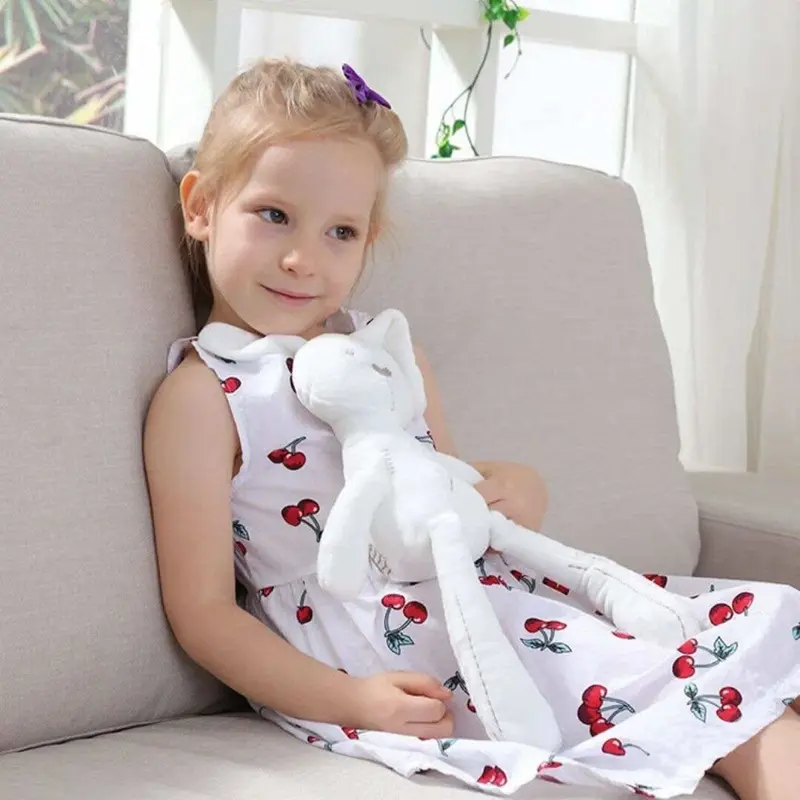 Doudou Lapin Bébé en Peluche — À Serrer Fort