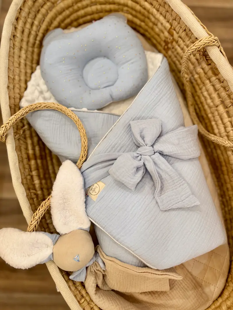 Ensemble bleu glacier et beige - 1ere couverture de naissance personnalisable+ doudou + coussin