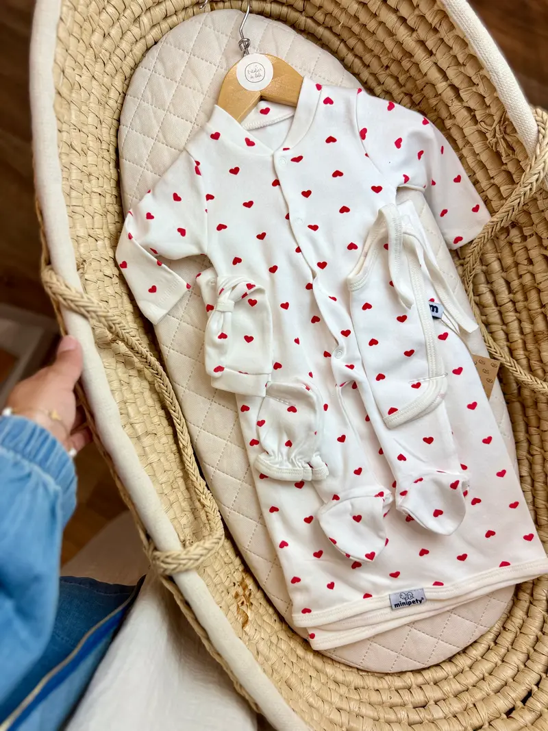 Ensemble grenouillère 5 pièces cœur rouge - Personnalisable