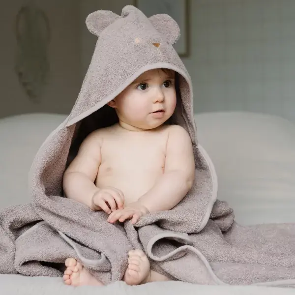 Grande cape de bain oreilles ourson lilas en coton bio