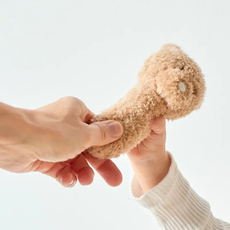 Hochet ours caramel TEDDY - 14 cm