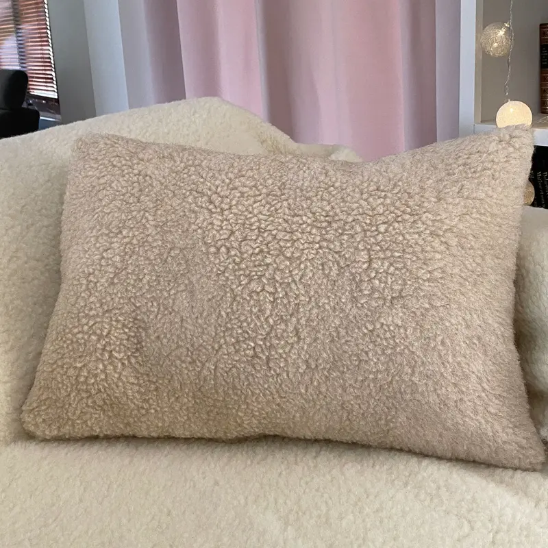 Housse en pure laine vierge brun chaud Sassoupi - 40x60cm