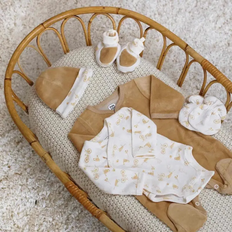 Kit naissance 6 pièces caramel 1 mois
