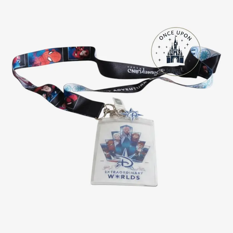 Lanière avec pochette et charm Disney Adventure World – Disneyland Paris