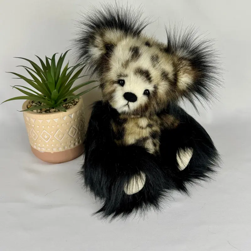 ✨ Layo – Ours en peluche de collection articulé (30 cm) en fausse fourrure noire et léopard – Pièce unique, fait main avec amour