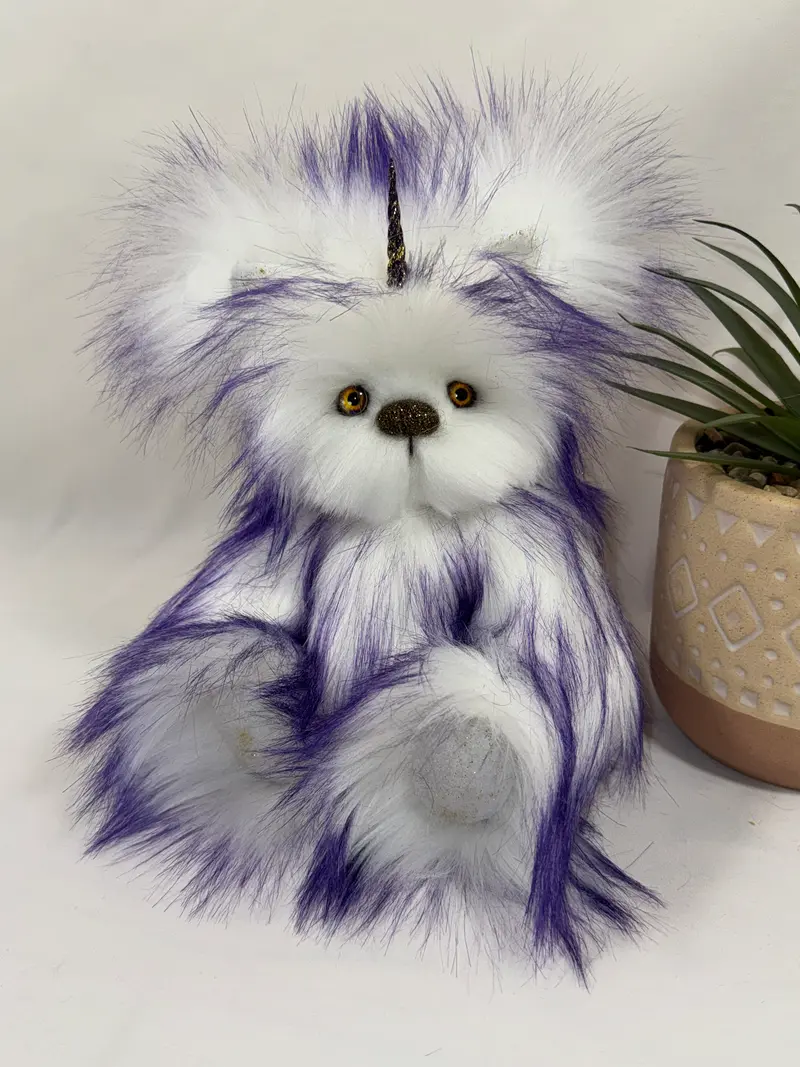 Licorne de collection Améthysia 24 cm – peluche articulée à l’ancienne, pièce unique faite main